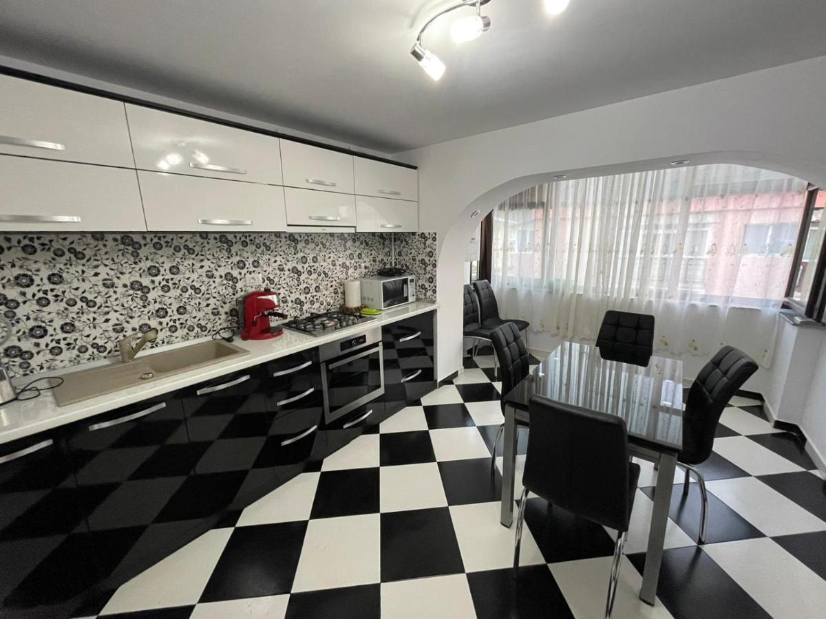 Apartamento Apartament Luxury Gura Humorului Exterior foto